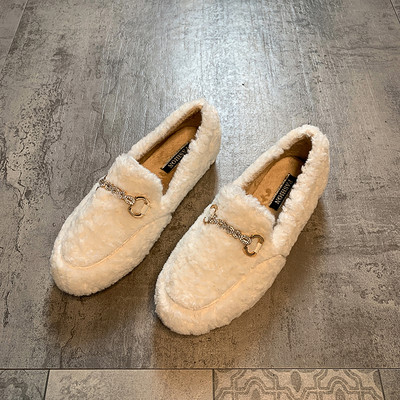 Elegantne ženske perje s kopčom