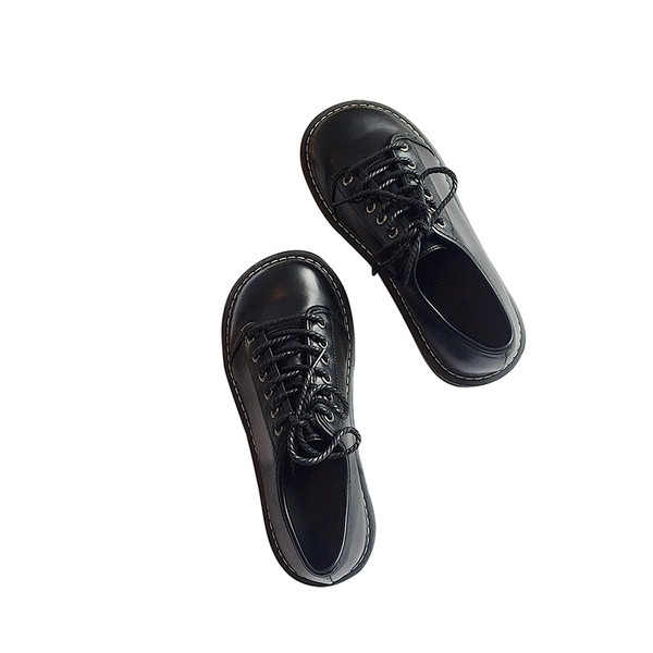 Női alkalmi bőr cipő fűzővel és lapos talppal