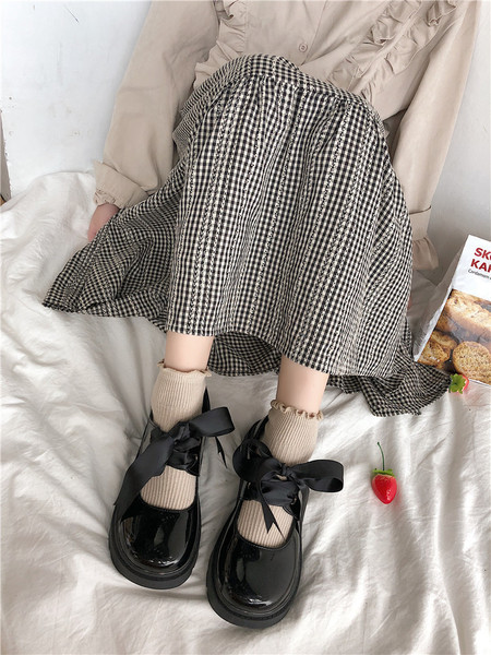 Új modell női alkalmi cipő fűzős