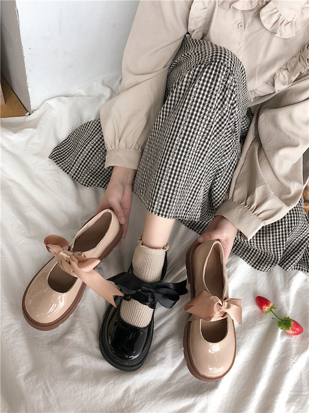 Új modell női alkalmi cipő fűzős