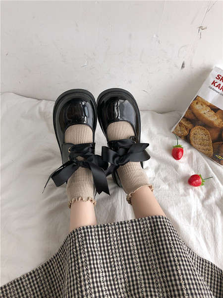 Új modell női alkalmi cipő fűzős