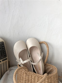 Alkalmi női bőrcipő lapos talppal és pántokkal