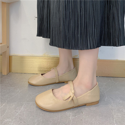 Alkalmi női bőrcipő lapos talppal és pántokkal