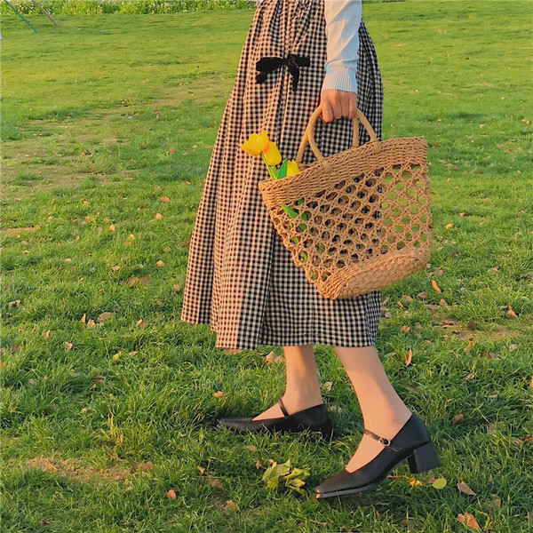 Női alkalmi cipő alacsony 5 cm-es sarokkal és pánttal