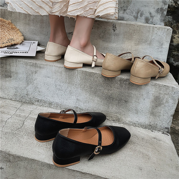 Női alkalmi cipő eko bőrből, pánttal és csattal