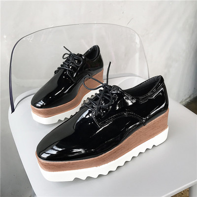 Női alkalmi cipő fűzős, magas talpú