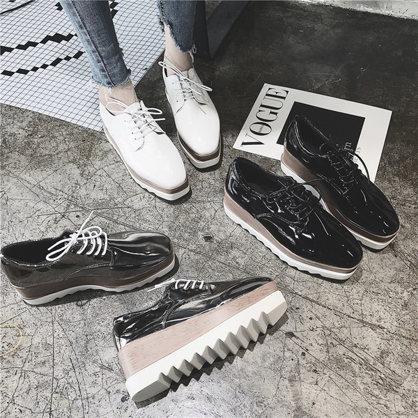 Női alkalmi cipő fűzős, magas talpú