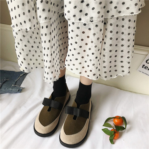 Alkalmi női cipő fekete és barna szalaggal