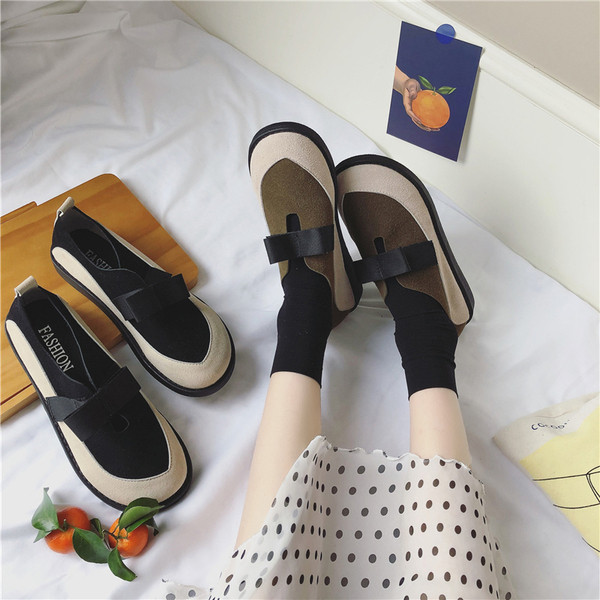 Alkalmi női cipő fekete és barna szalaggal