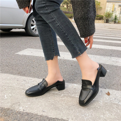 Stílusos női cipő eko bőrből, vastag sarokkal