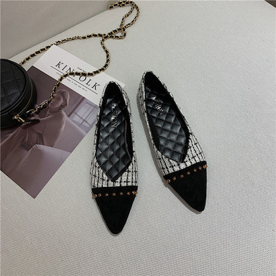 Hegyes modell elegáns női cipő lapos talppal