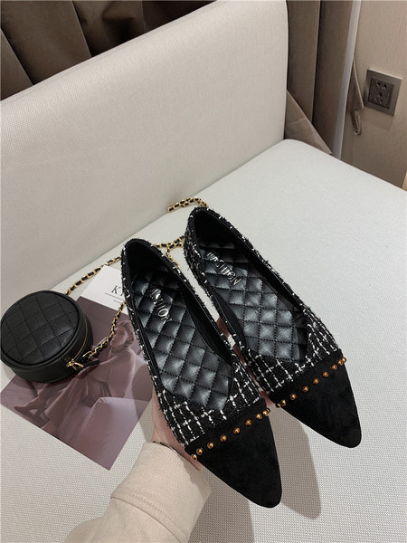 Hegyes modell elegáns női cipő lapos talppal