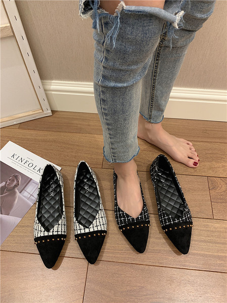 Hegyes modell elegáns női cipő lapos talppal