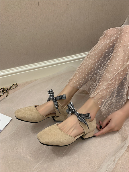 Női alkalmi cipő vastag sarkú szalaggal