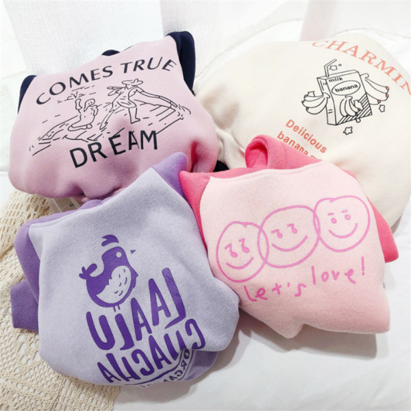 Sport gyerek pulóver kapucnival és különféle alkalmazásokkal