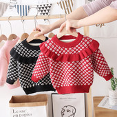 Új modell gyerekpulóver fürtökkel és ovális nyakkivágással