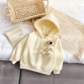 Új modellű gyerek pulóver lányoknak kapucnival és 3D dekorációval, világos színben