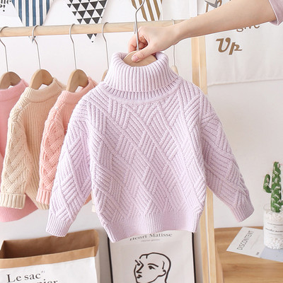 Alkalmi téli pulóver magas gallérral lányoknak