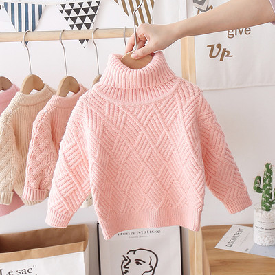 Alkalmi téli pulóver magas gallérral lányoknak