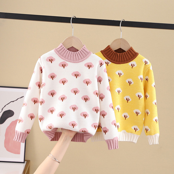 Modern gyerekpulóver ovális nyakkivágással és színes mintával