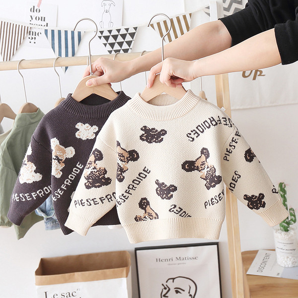 Alkalmi gyerekpulóver ovális nyakkivágással és színes rátéttel