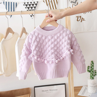 Παιδικό μοντέρνο πουλόβερ με οβάλ ντεκολτέ και φούντες