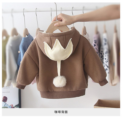 Aktuális gyerek pulóver kapucnival és 3D elemekkel