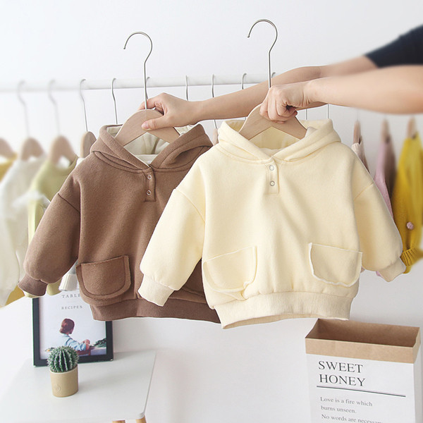 Aktuális gyerek pulóver kapucnival és 3D elemekkel