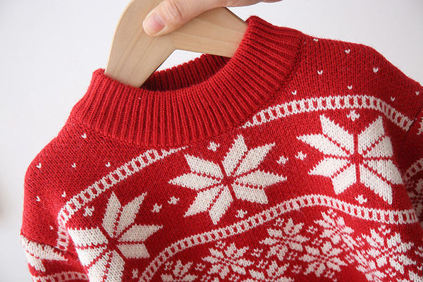 Alkalmi gyerekpulóver, piros karácsonyi motívummal