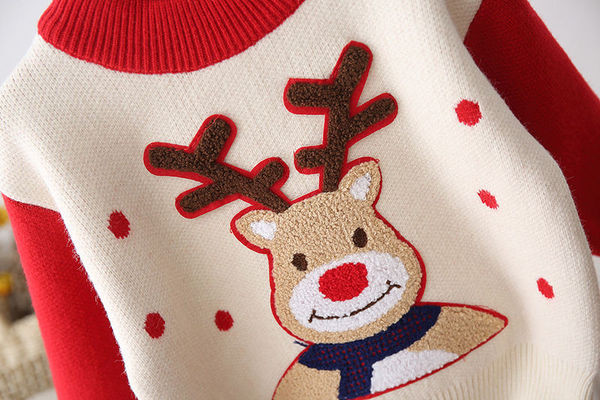 Alkalmi gyerekpulóver karácsonyi mintával és kerek nyakkivágással