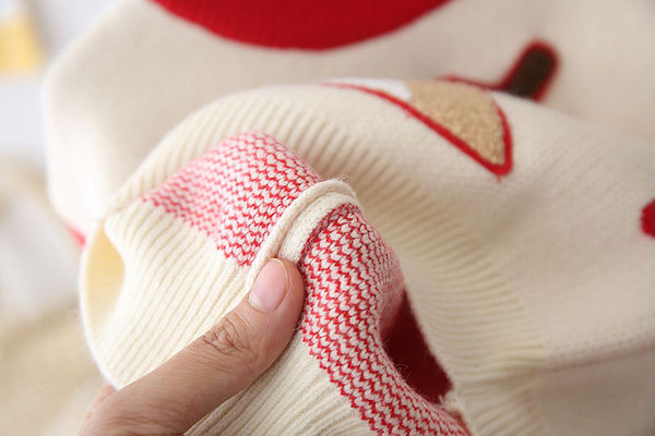 Alkalmi gyerekpulóver karácsonyi mintával és kerek nyakkivágással