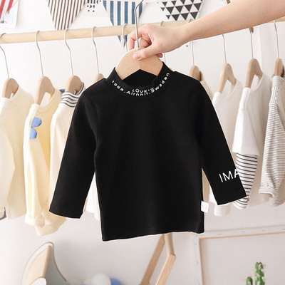 Alkalmi gyerekblúz magas gallérral, fehér és fekete felirattal