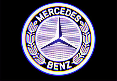 Kelių modelių lengvos apdailos automobilio durų projektavimas