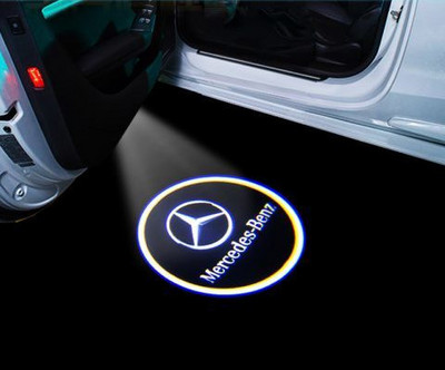 Kelių modelių lengvos apdailos automobilio durų projektavimas