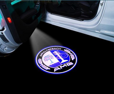 Kelių modelių lengvos apdailos automobilio durų projektavimas