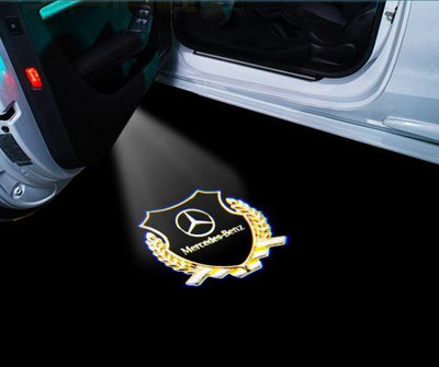 Kelių modelių lengvos apdailos automobilio durų projektavimas