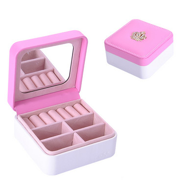 Juvelierizstrādājumu kastīte ar rāvējslēdzēju un nodalījumu gredzeniem un auskariem