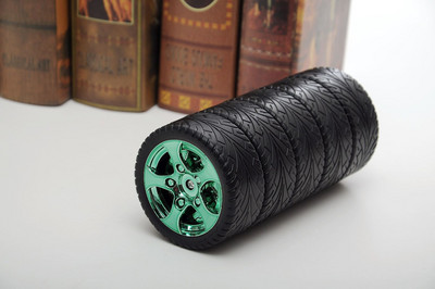 Метална чаша за автомобил с капацитет 320мл във формата на гума