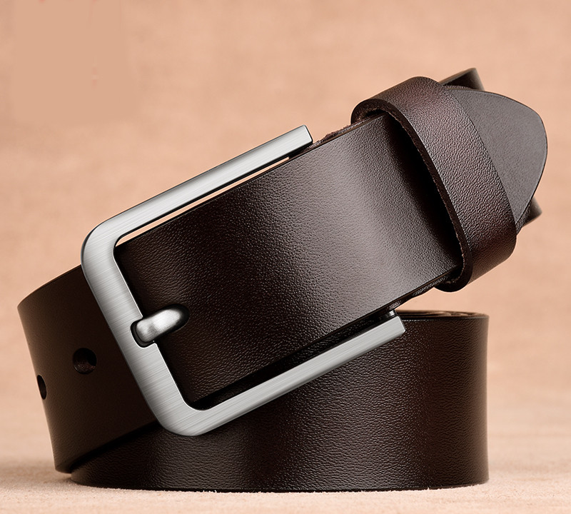 Изчистен мъжки колан от еко кожа с метална катарама