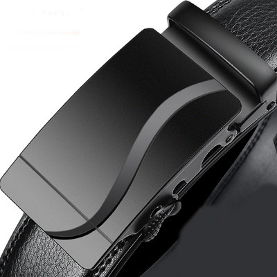 Dnevni muški remen u crnoj boji sa različitim kopčama