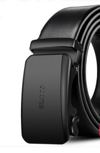 Кожен мъжки колан в черен цвят с метална катарама