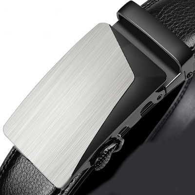 Кожен мъжки колан в черен цвят с метална катарама