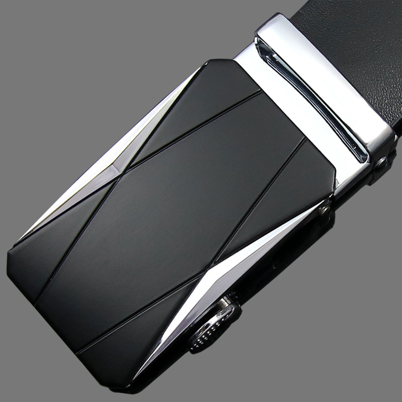 Мъжки изчистен колан от еко кожа с метална катарама