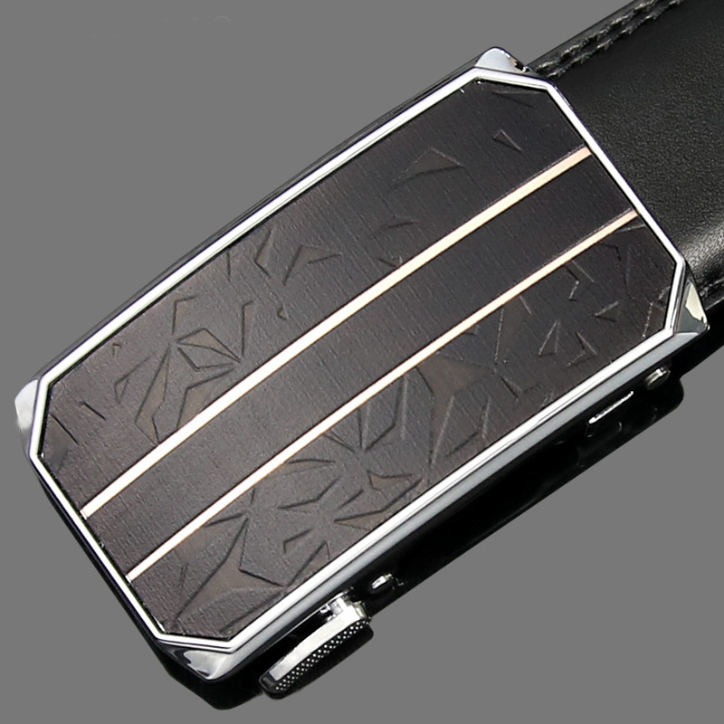 Мъжки изчистен колан от еко кожа с метална катарама