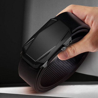 Модерен мъжки колан от еко кожа с различни катарами