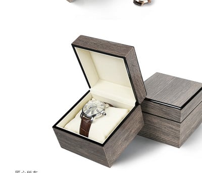 Kvadratinė dėžutė tinkama laikrodžiams laikyti – keli modeliai