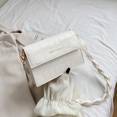 Дамска модерна чанта от еко кожа с къса и дълга дръжка