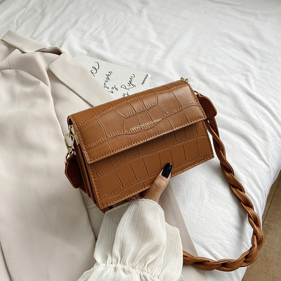 Дамска модерна чанта от еко кожа с къса и дълга дръжка