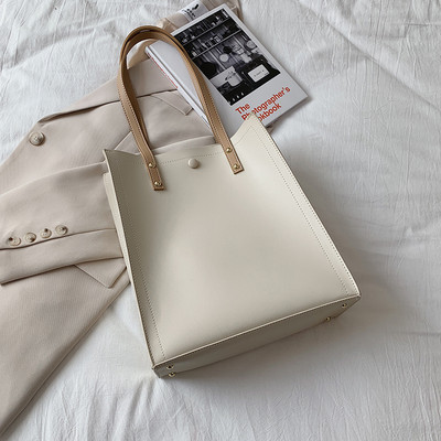 Ежедневна дамска кожена чанта в квадратна форма с две дръжки