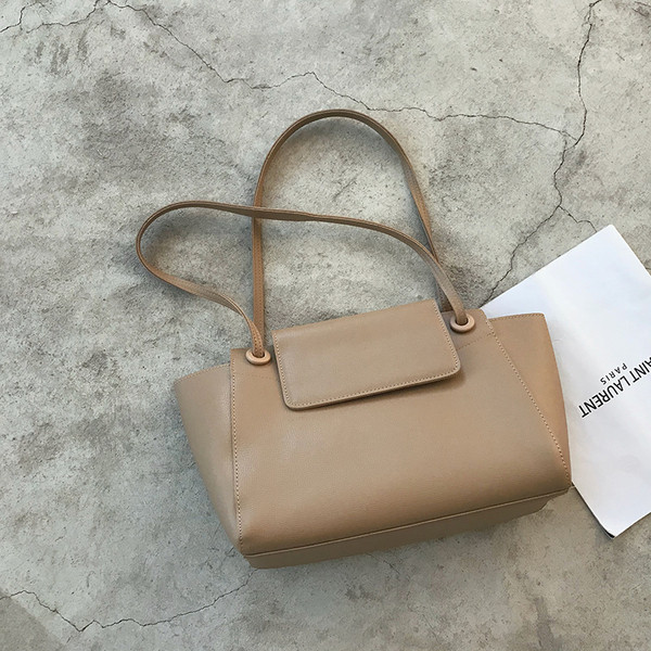 Кожена дамска чанта с две дръжки от еко кожа в пет цвята